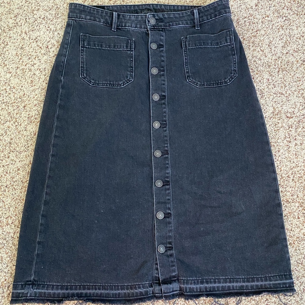 Black button denim skirt